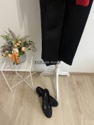 Farmer hatású , elegáns szabású capri nadrág.