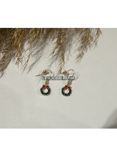 Koszorú medállal díszített, logós fülbevaló.