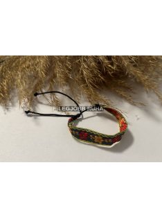   Művészi vintage, kézzel készített állítható méretű fonott karkötő.